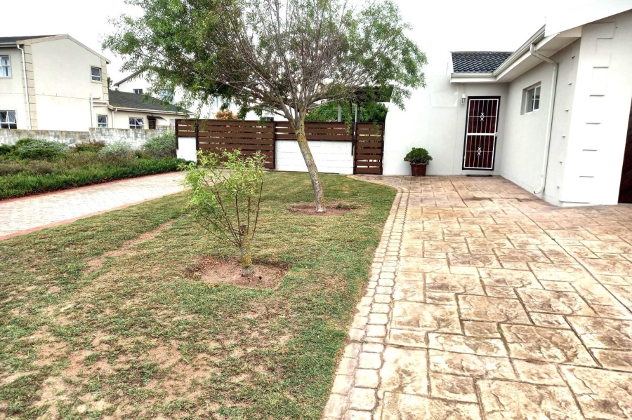 To Let 3 Bedroom Property for Rent in Country Club Western Cape